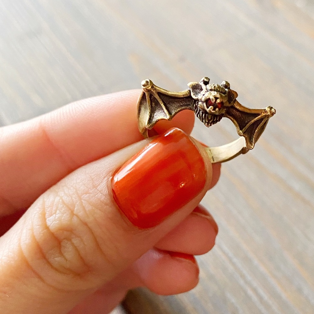 Omnia Studios ring